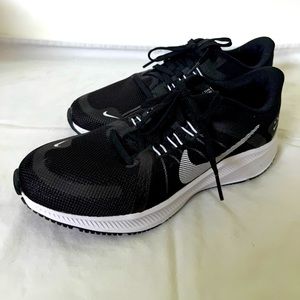 Nike Quest 4 Women’s Sneakers